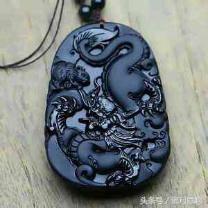 和田玉手镯好吗(和田玉手镯好还是翡翠手镯好)