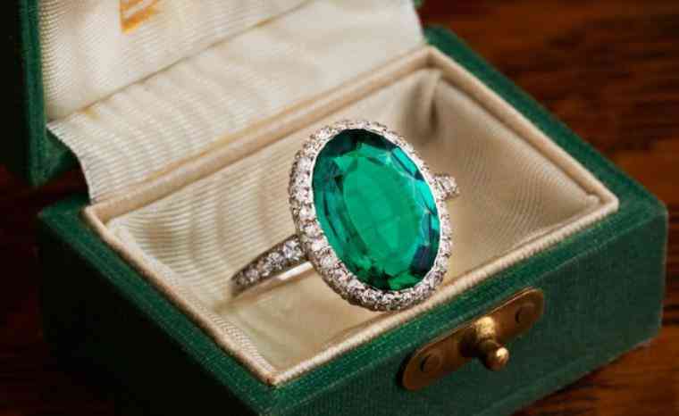 卡地亚戒指官方价格(卡地亚戒指官方报价)