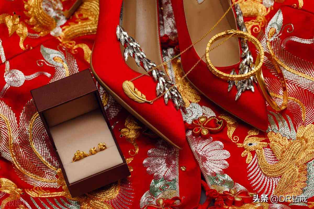 结婚戒指买多少钱合适(结婚戒指一般买多少钱合适)