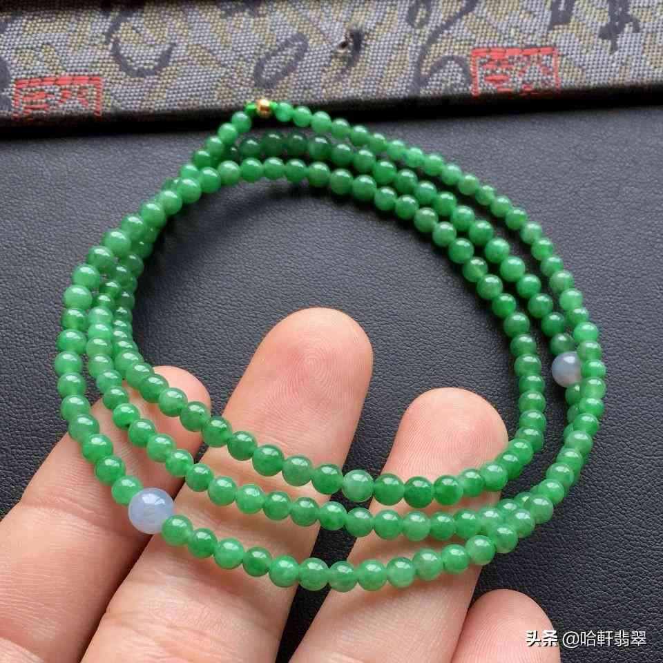 一二百块的翡翠是真的吗(怎么分辨翡翠真假最简单的方法)