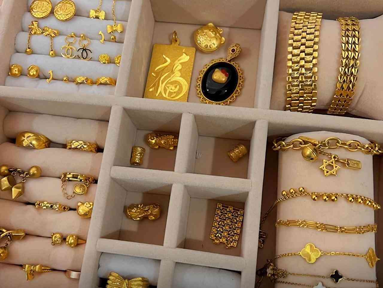 求婚戒指和结婚戒指的区别(求婚戒指跟结婚戒指区别)