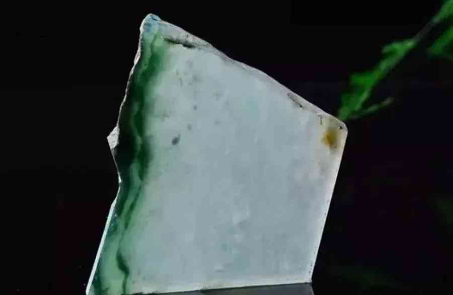 最适合男士戴的8种吊坠(男士戴什么玉器比较好)