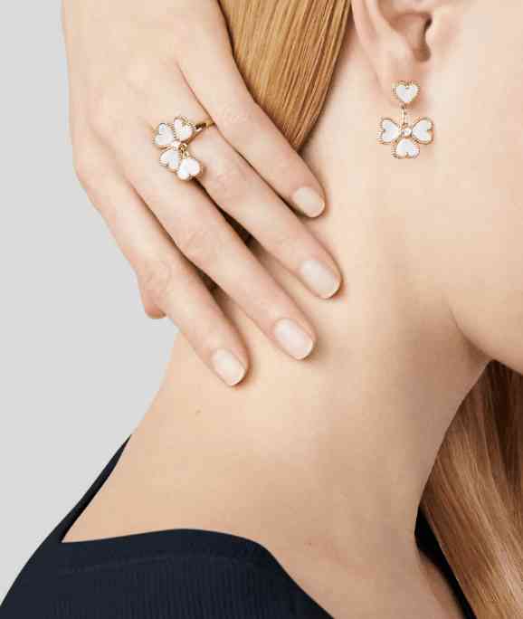 四叶草项链的含义(四叶草项链的含义介绍)