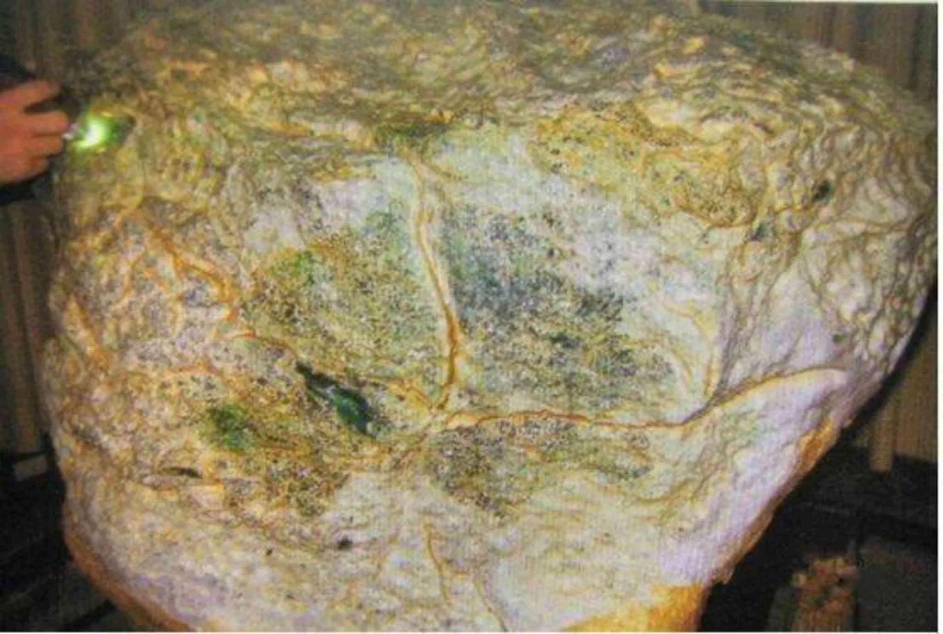 托帕石值钱吗(水晶托帕石值钱吗)