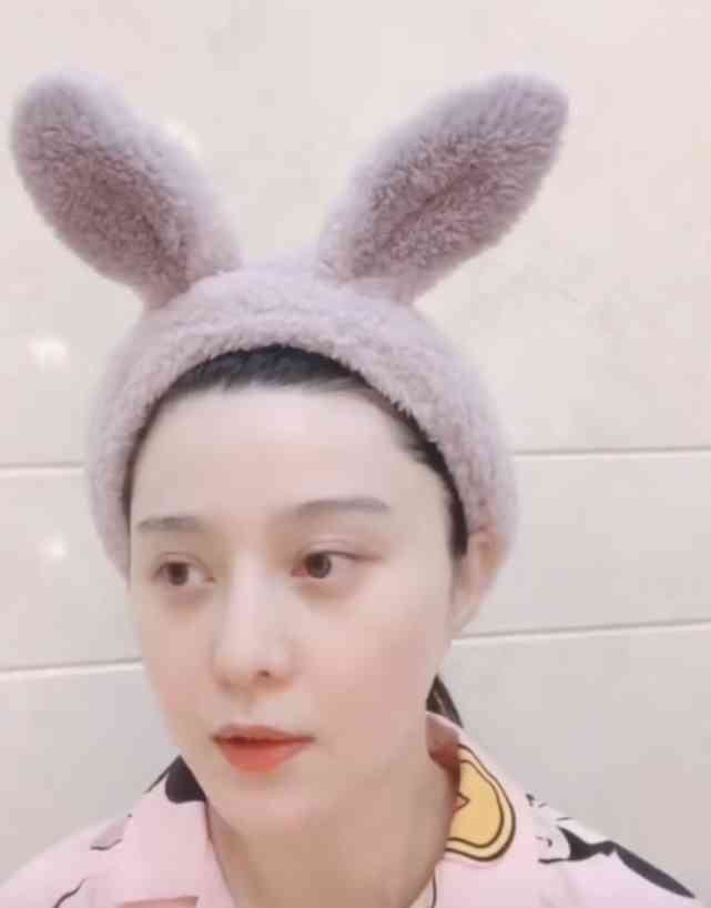 男人左手无名指的戒指(男人左手无名指戒指意义)