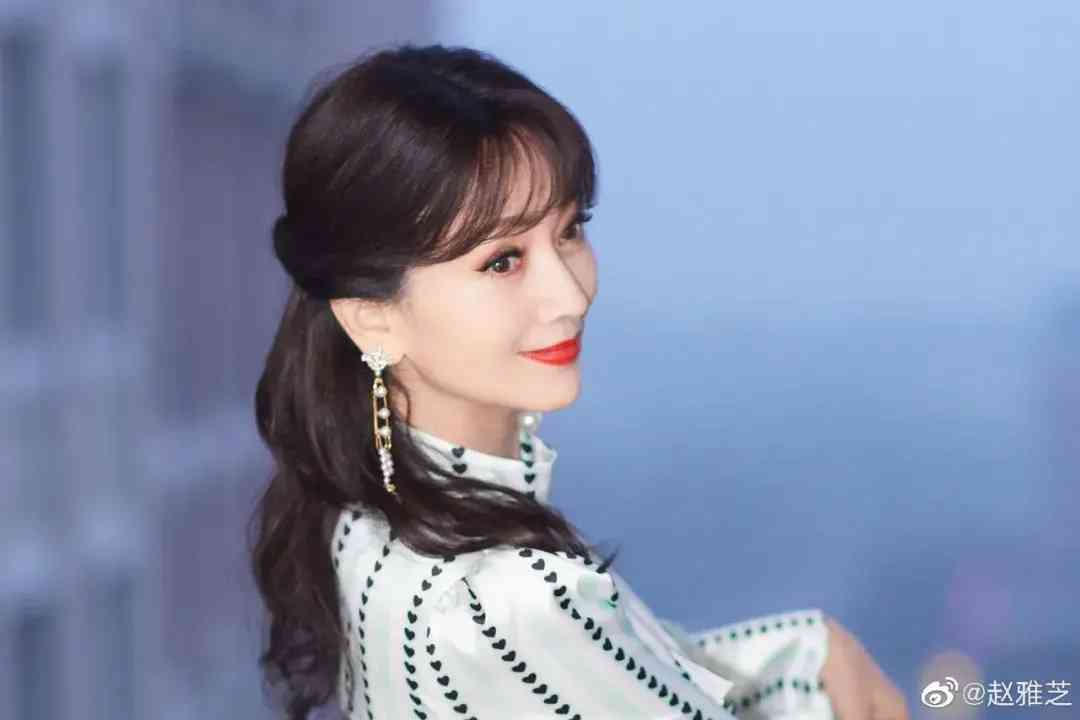 老凤祥买的5000多的翡翠手镯(老凤祥买的5000多的翡翠手镯实际多少钱)