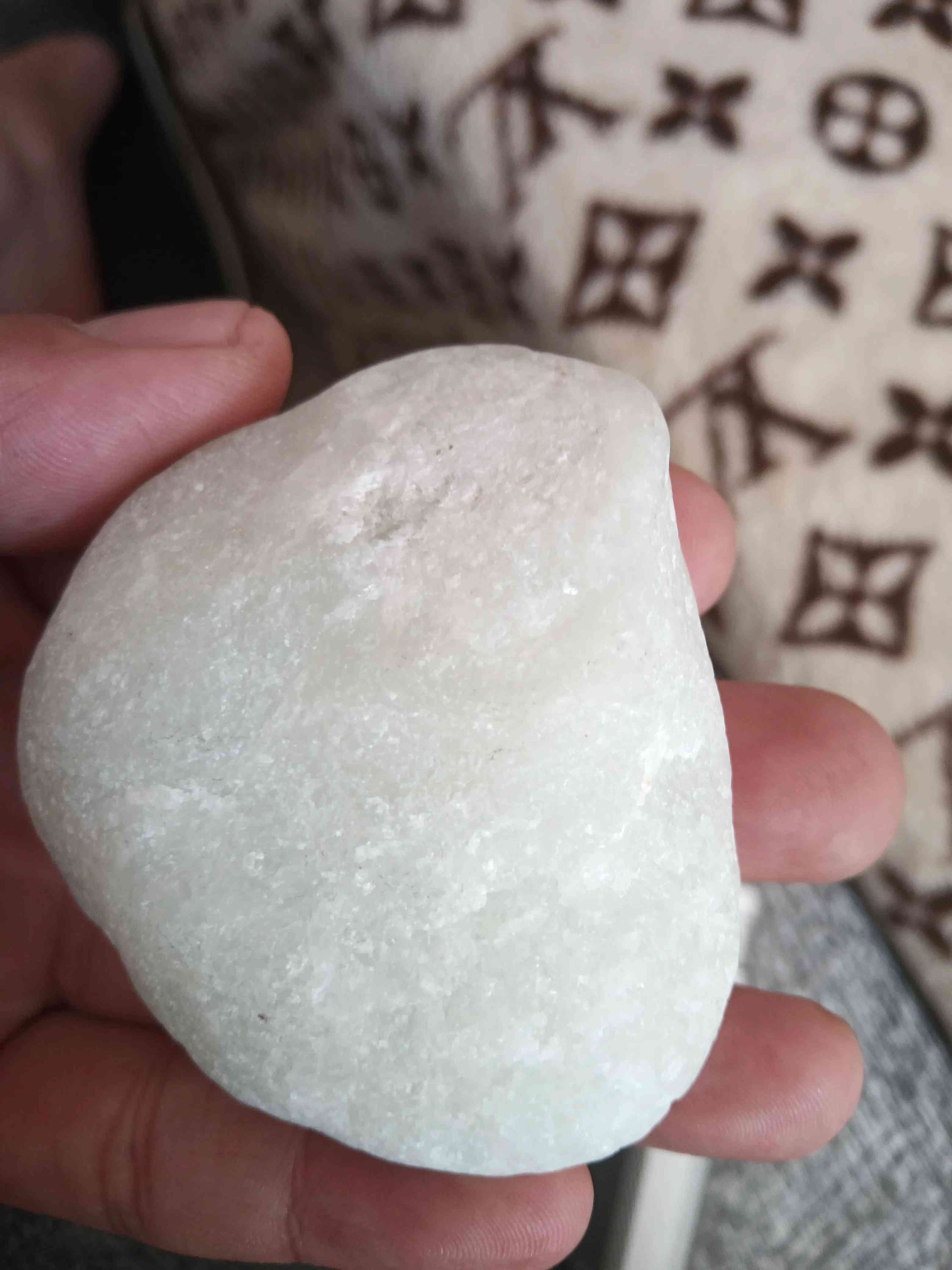 如何辨别玉石真假(怎么辨别玉石真假?)