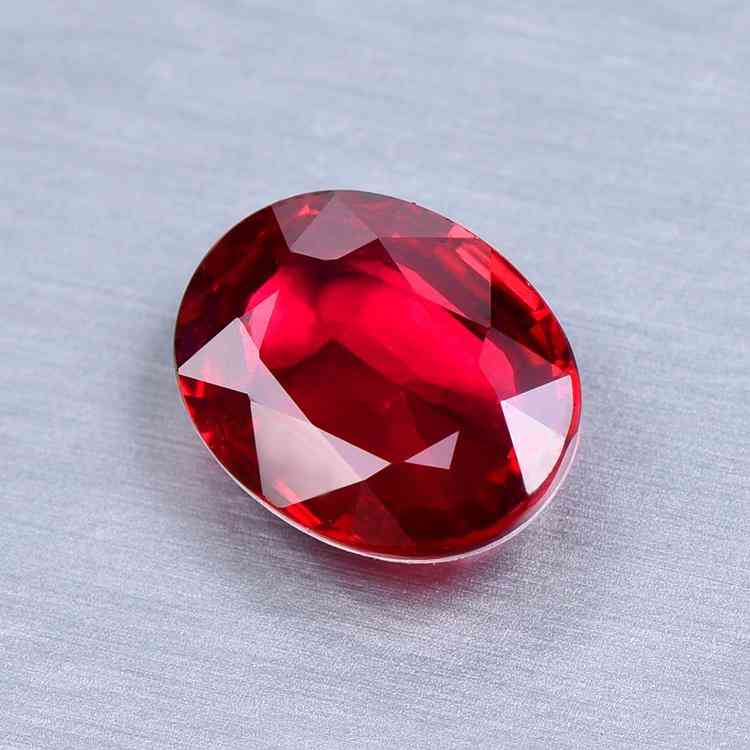 粉晶戴右手的功效(粉晶石戴左手还是右手)