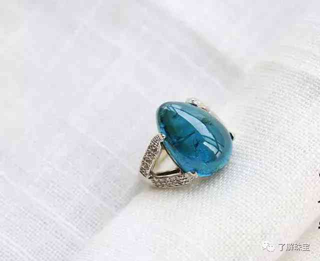 玛瑙的功效与作用禁忌(玛瑙的功效与作用佩戴禁忌)