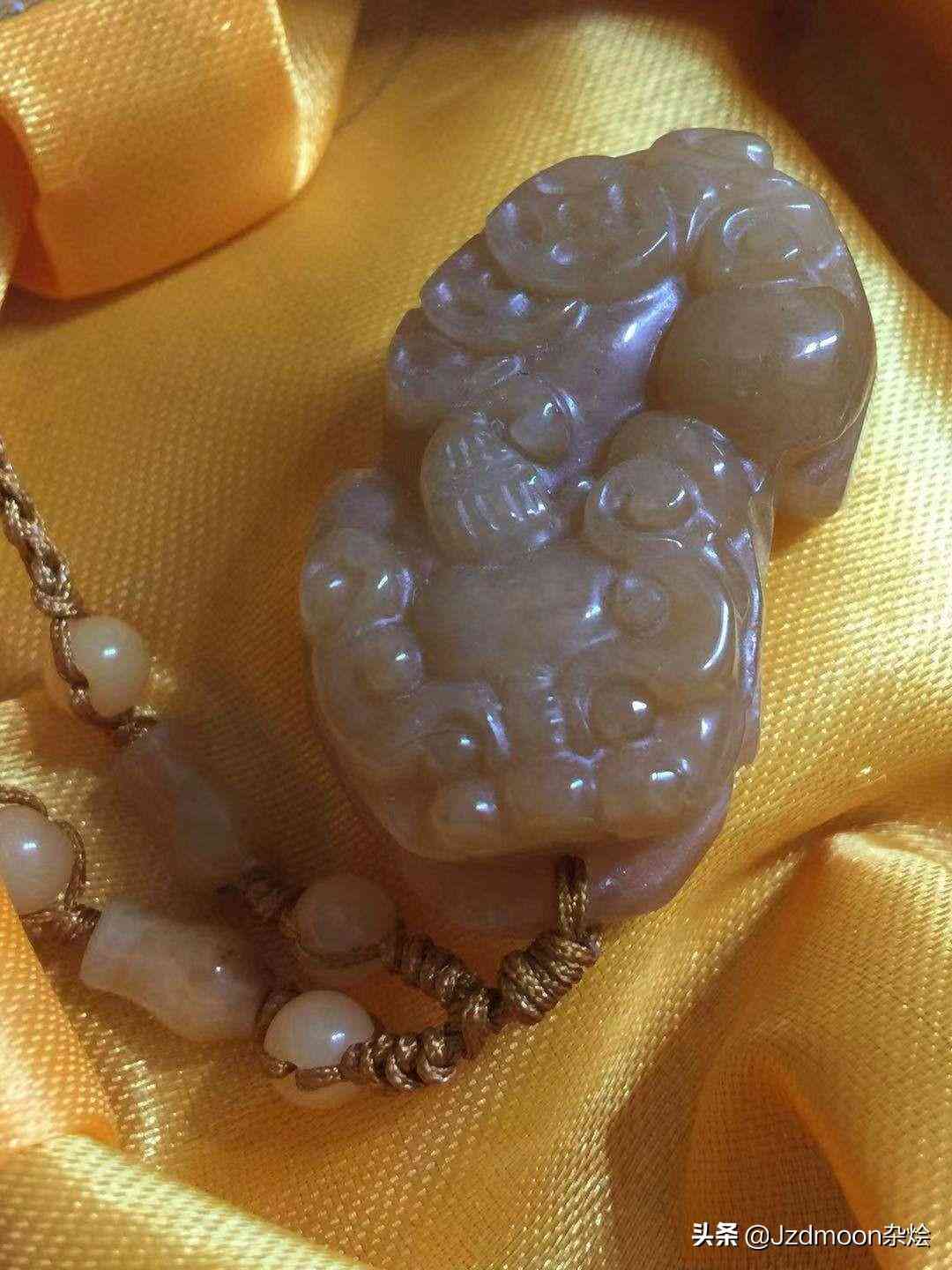 玉貔貅吊坠(玉貔貅吊坠大概多少钱)