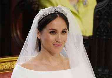 缠丝玛瑙的功效与作用(缠丝玛瑙的功效与作用佩戴禁忌)