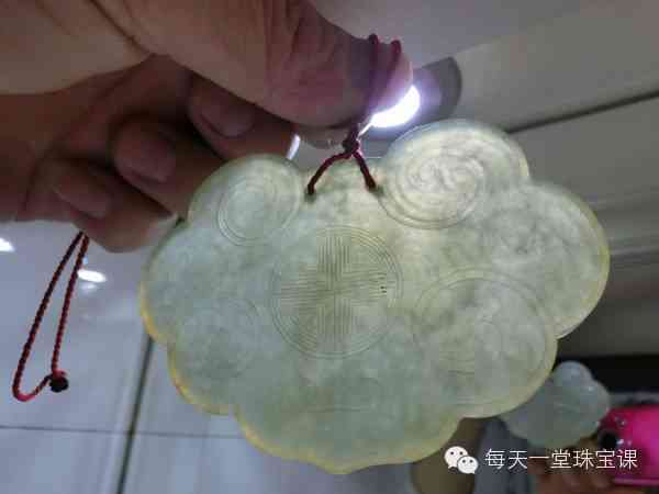 青海玉镯子一般多少钱(青海料玉镯慢慢杀死你)