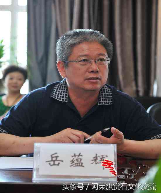 和田羊脂白玉手镯价位(和田玉羊脂白玉手镯佩戴与保养)