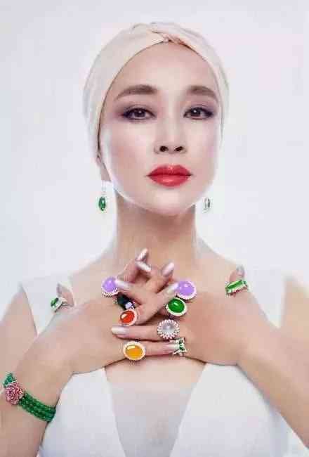 鸡血石原石价格(鸡血石原石价格多少钱一克)