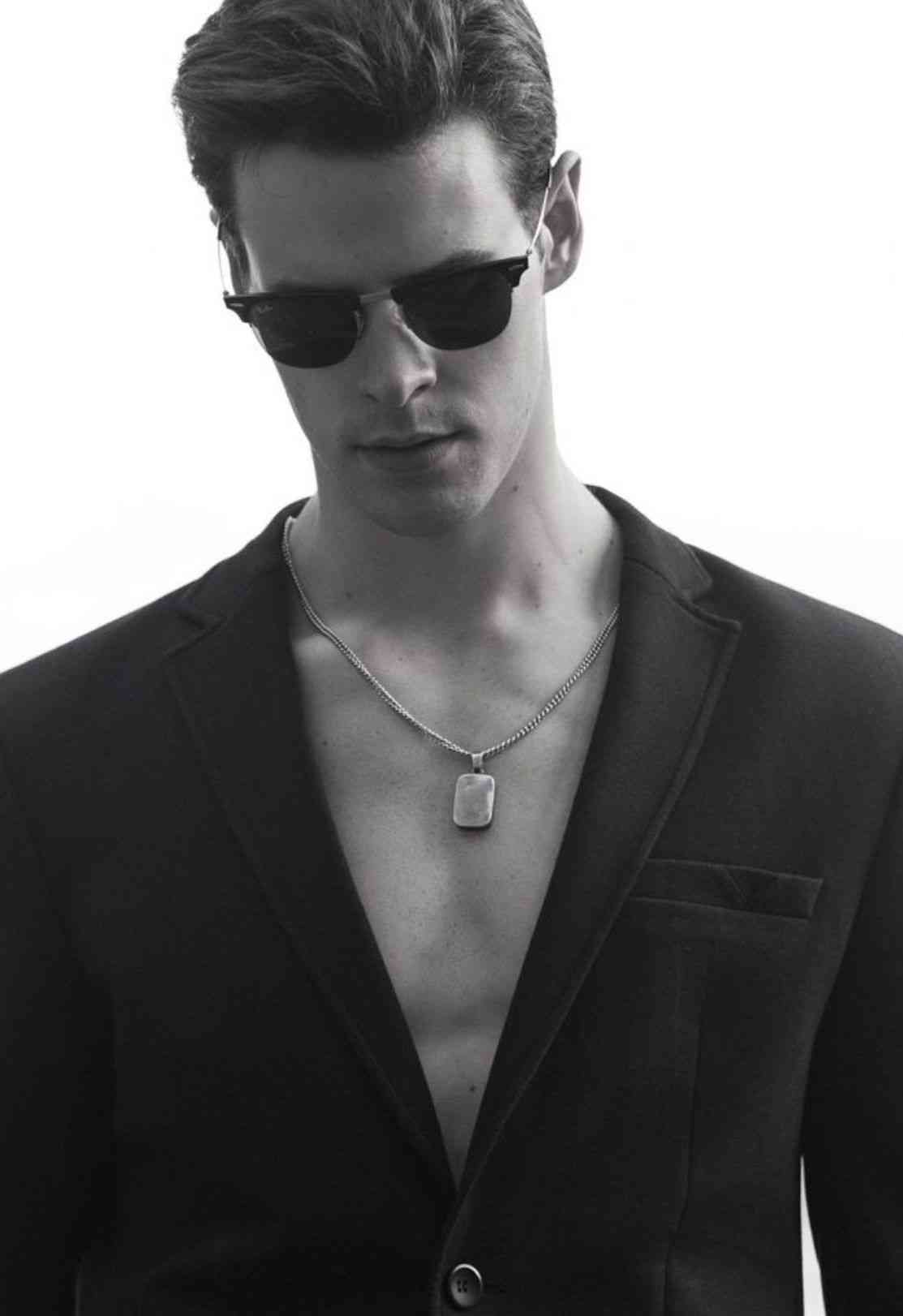 长期戴耳环的十大好处(45一50岁女人适合戴什么耳环)