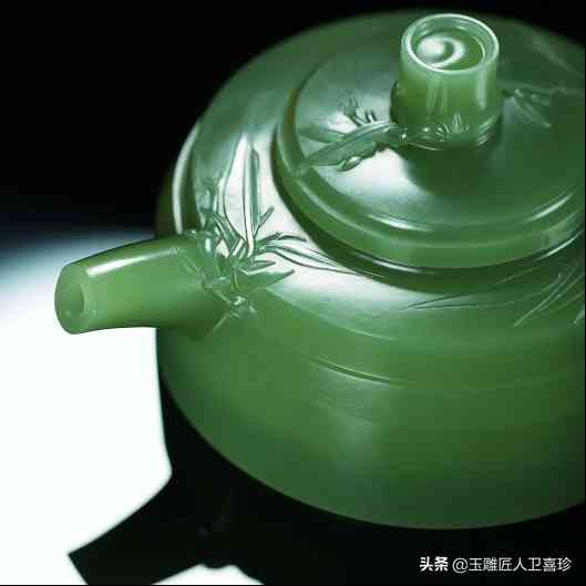 玉跟翡翠的区别在哪里哪个贵(玉和翡翠有什么区别哪个价值大一点)