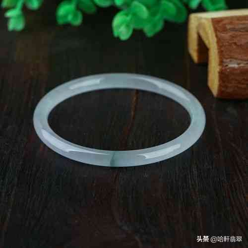 冰种飘花翡翠(冰种飘花翡翠属于什么档次)