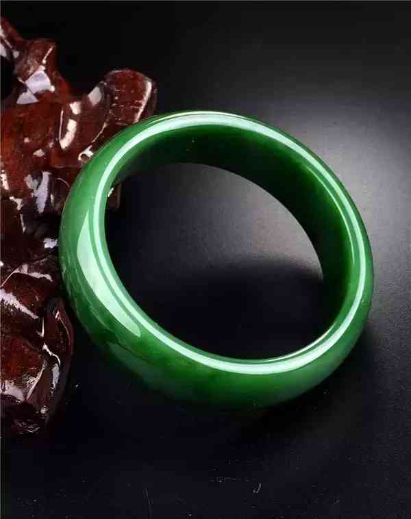 翡翠鉴定证书真伪查询(翡翠鉴定证书怎么查询真假)