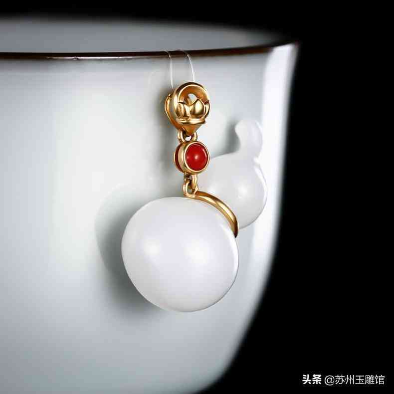 金镶玉吊坠回收价格(金镶玉吊坠怎么鉴定)