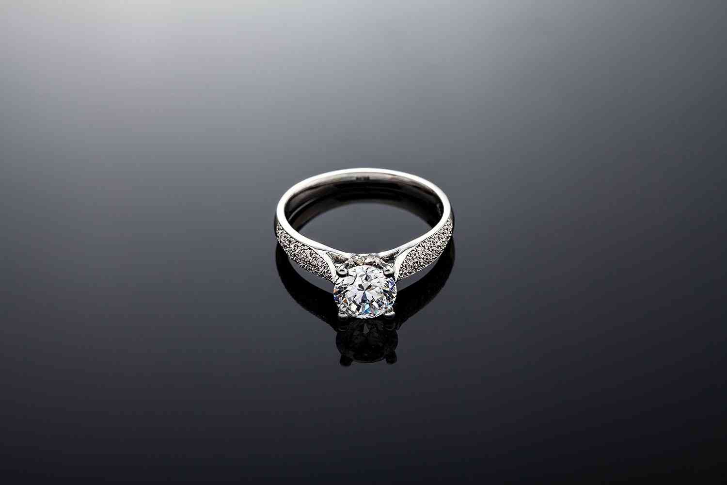 3万的钻戒回收多少钱(三万的钻戒回收多少钱)