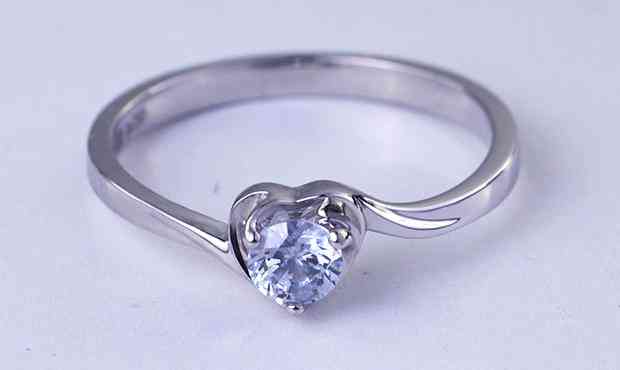 正常钻戒多少钱(正常的钻戒多少钱)