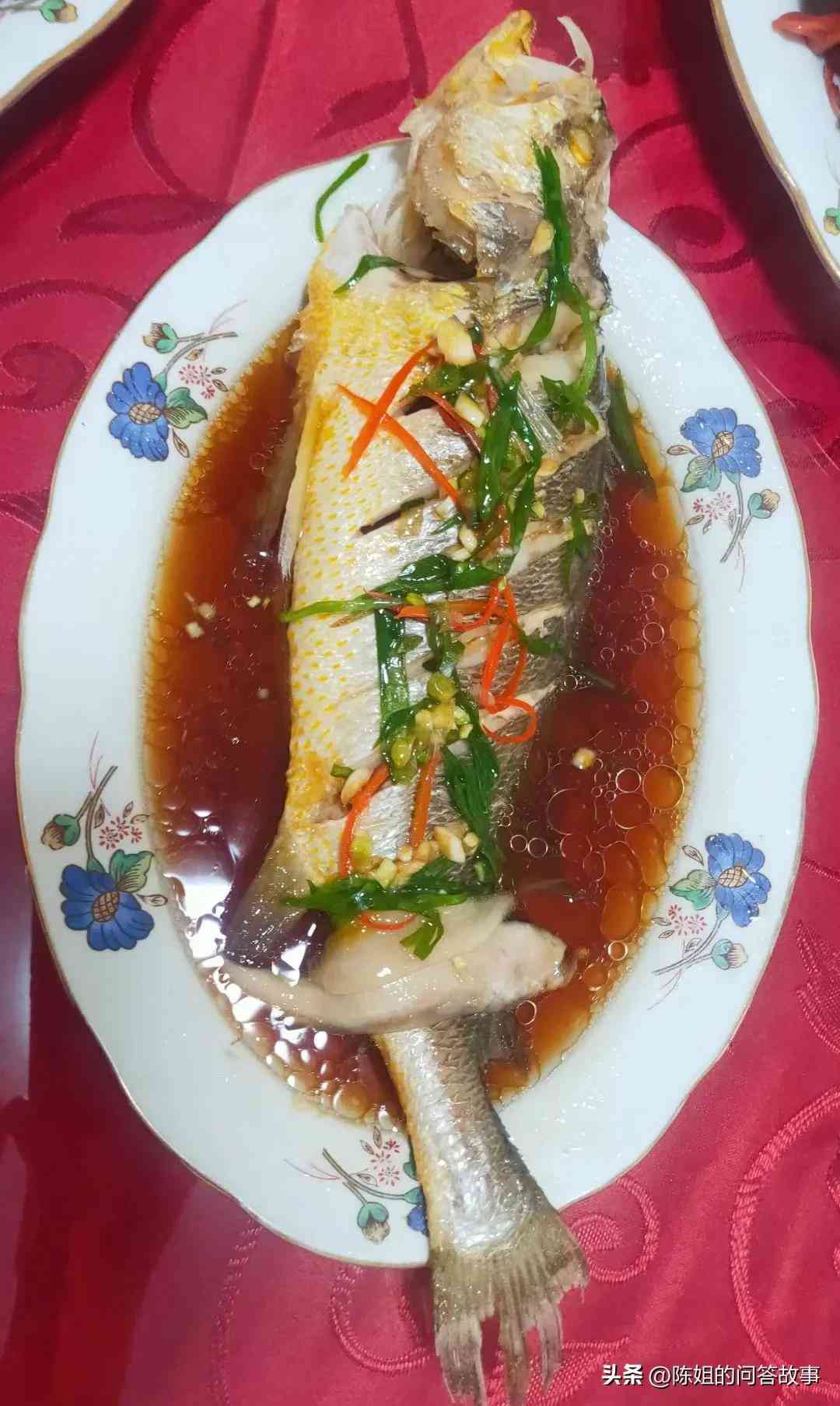 女士金手链一般多少钱一条(一般女士的金手链多少钱)