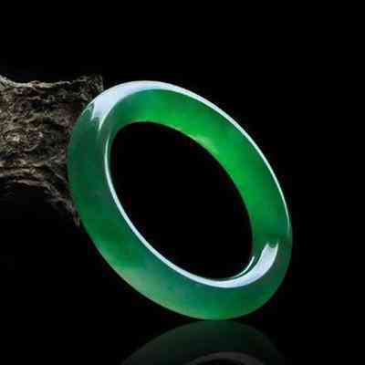 冰种翡翠真假鉴定方法简单(冰种翡翠真假的鉴定方法)