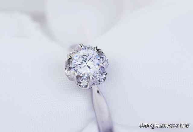 如何选购钻石戒指(选购钻石戒指的小常识)