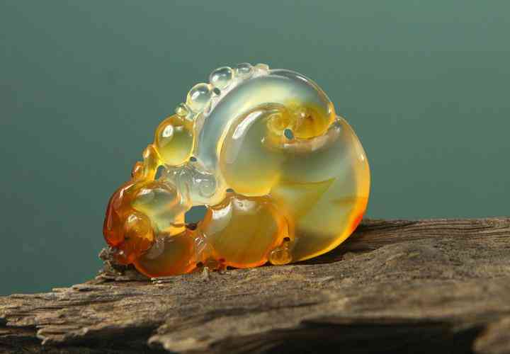 玉和玉髓哪个更好(玉跟玉髓哪个对身体好)