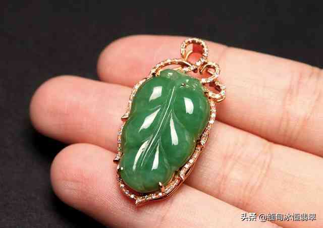 请问玉和翡翠有什么区别(玉和翡翠是什么区别)