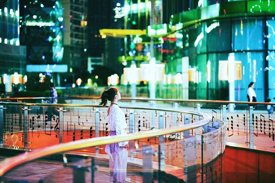 香奈儿耳环价格(香奈儿耳环价格和图片)