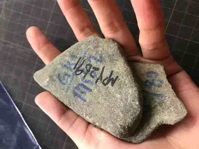 翡翠原石哪里可以找到(翡翠翡翠原石翡翠)