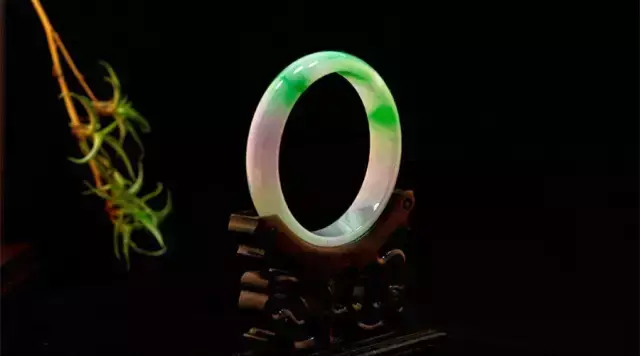 翡翠颜色等级(翡翠颜色等级和图片)