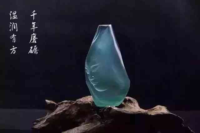 怎么分辨翡翠手镯的真假(怎么简单辨别翡翠手镯的真假)