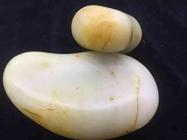 200万的和田玉黄玉籽料(和田黄玉籽料拍卖记录)