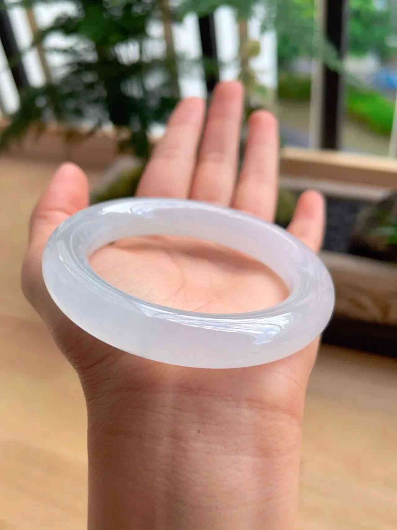 怎样鉴别玉的真假最简单办法(翡翠鉴别最简单方法水泡)