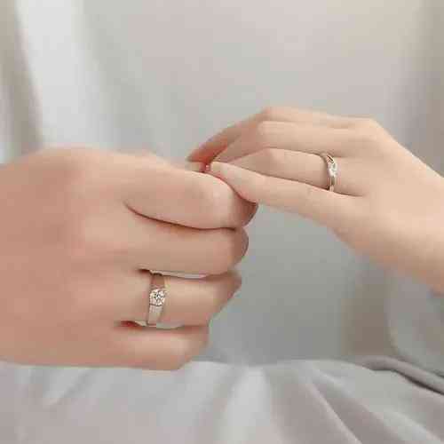 戒指戴哪个手指头有什么说法(戒指戴哪个手指意味着什么)