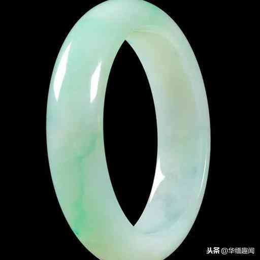 翡翠手镯12种颜色排名(翡翠最不值钱的颜色)