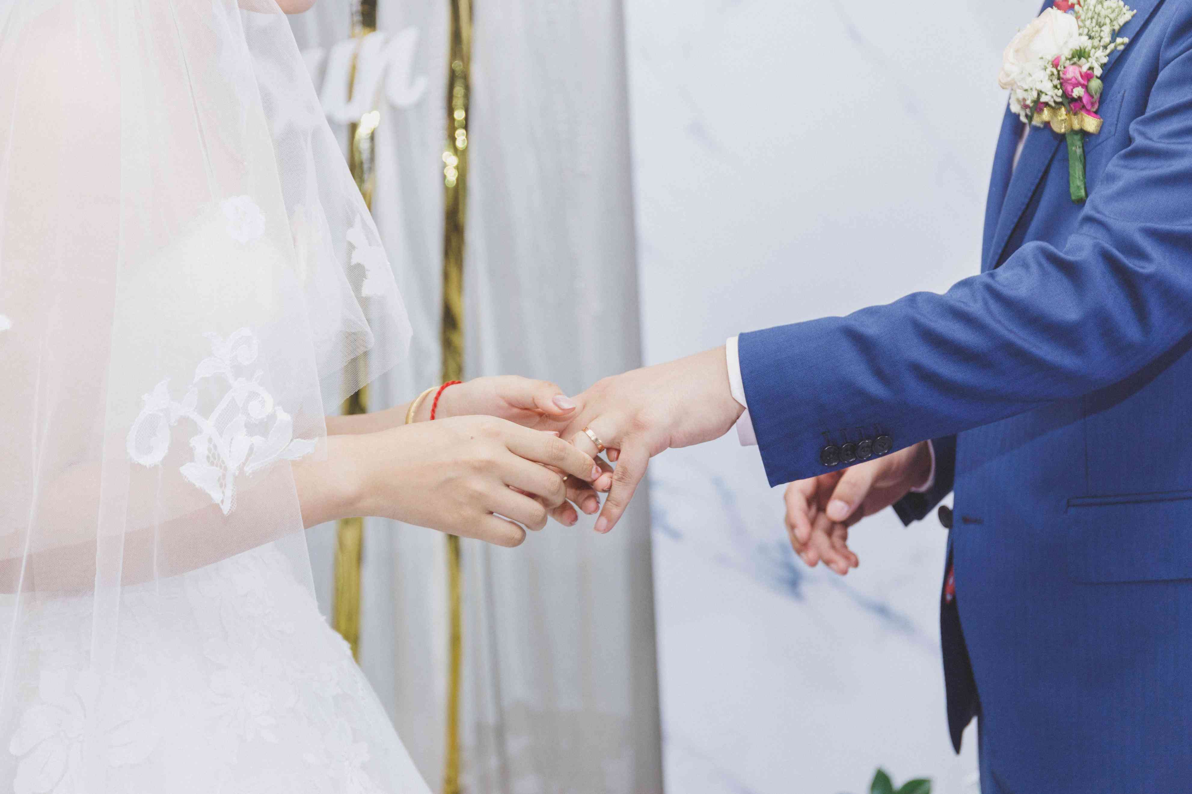 一克拉有多重(一克拉是多重)