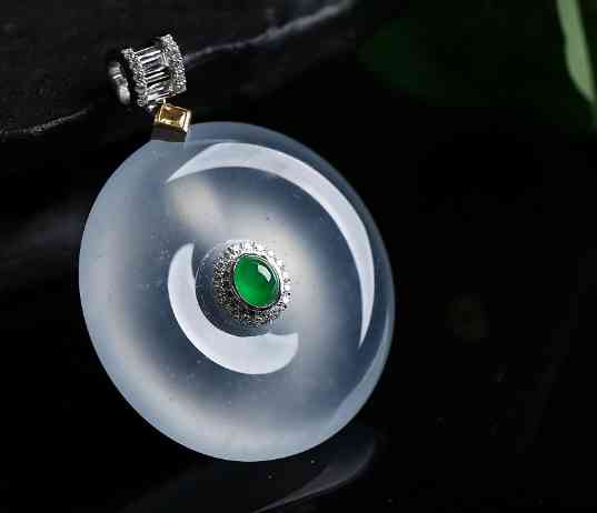 帝王绿翡翠(帝王绿翡翠图片真品)