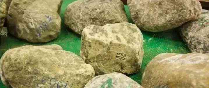 云南的翡翠玉值得买吗(云南玉翡翠真的比市场上便宜吗)