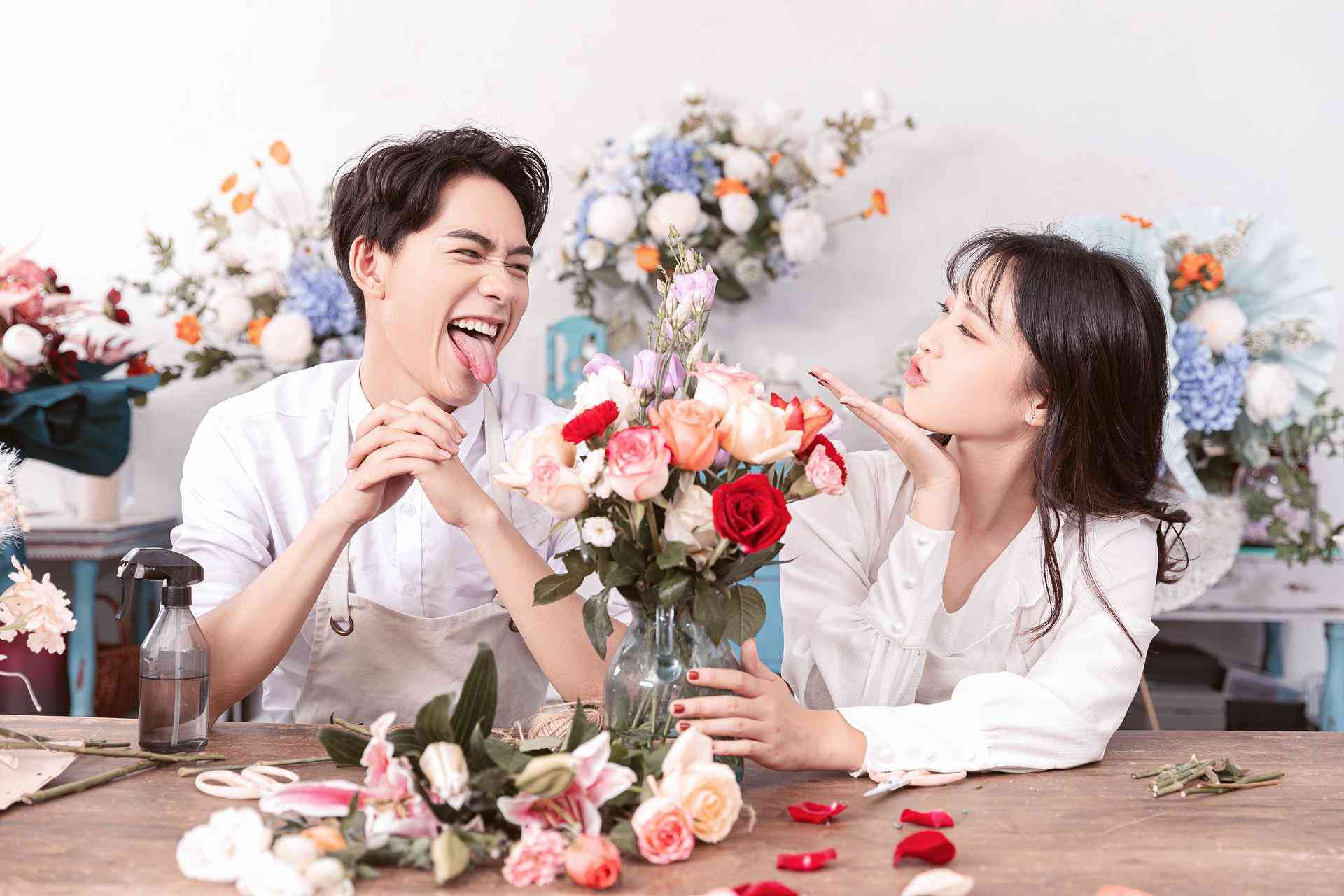 送女朋友生日礼物送什么好(送女朋友生日礼物送什么好呢一百多块钱的)