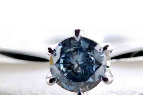 直击火葬后骨灰变钻石的现场照