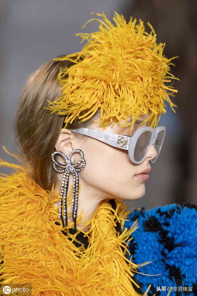 2019秋冬饰品流行趋势,水钻耳环,价格不贵,漂亮迷人