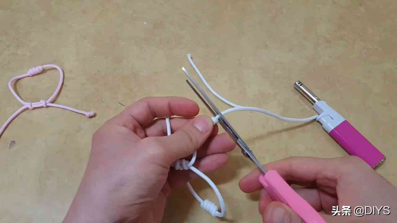 看看如何编抽拉式的手绳，步骤详细，简单易学！