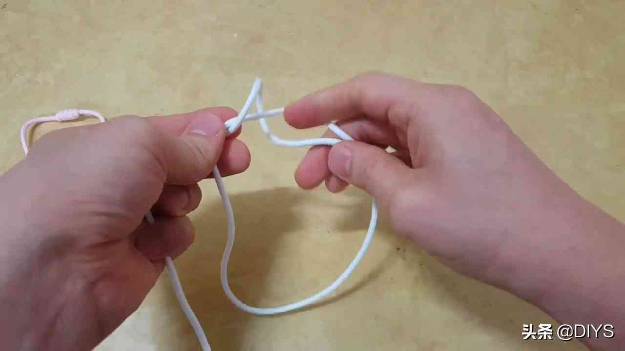 看看如何编抽拉式的手绳，步骤详细，简单易学！