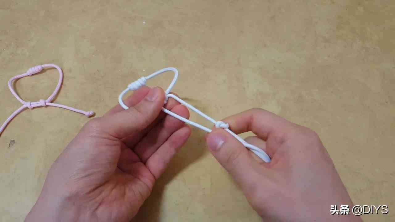 看看如何编抽拉式的手绳，步骤详细，简单易学！