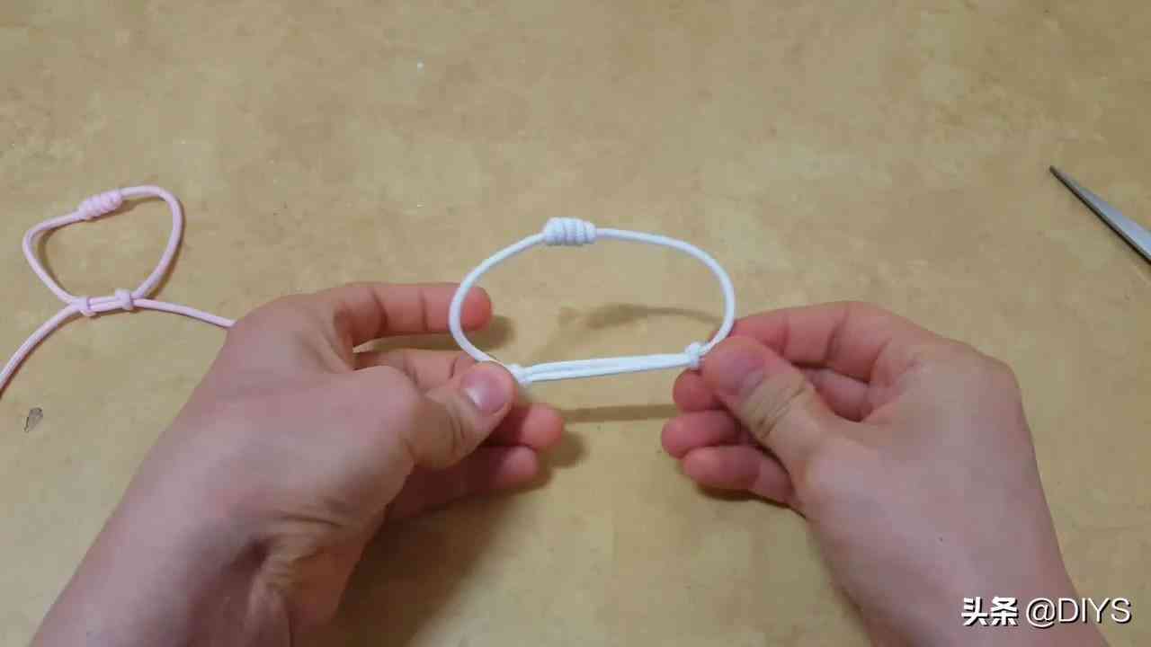 看看如何编抽拉式的手绳，步骤详细，简单易学！