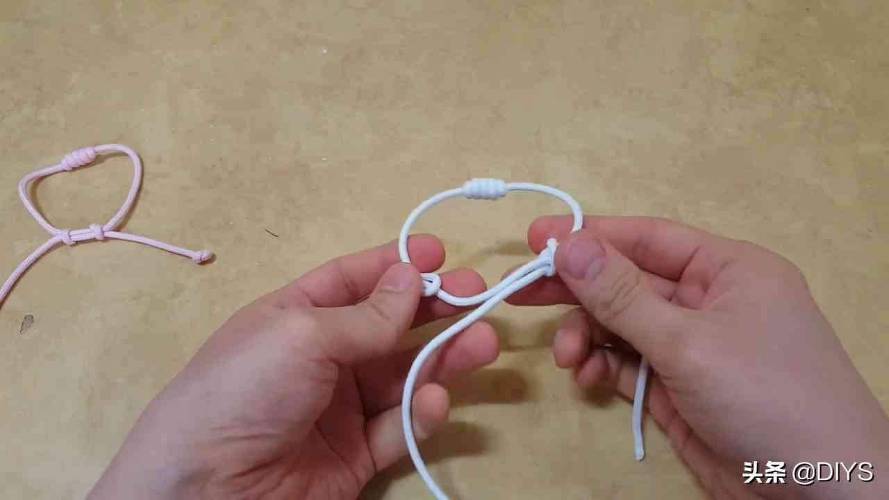 看看如何编抽拉式的手绳，步骤详细，简单易学！