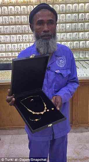 清洁工到沙特旅游 想看金子 被嘲笑